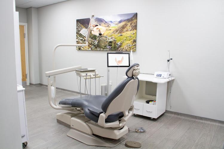 Hale Dental and Implant Clinic