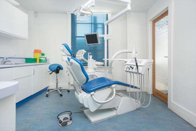 Q Court Dental Studio