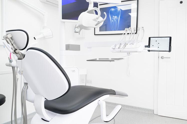 Polski Dentysta w Coventry MediCovDent