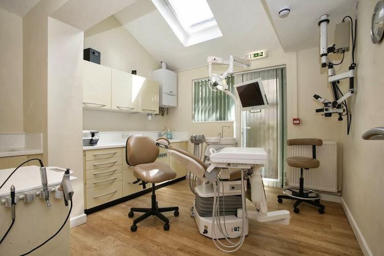 UK Dental Specialists