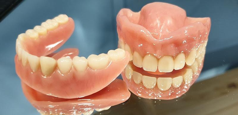 Wickford Denture Clinic