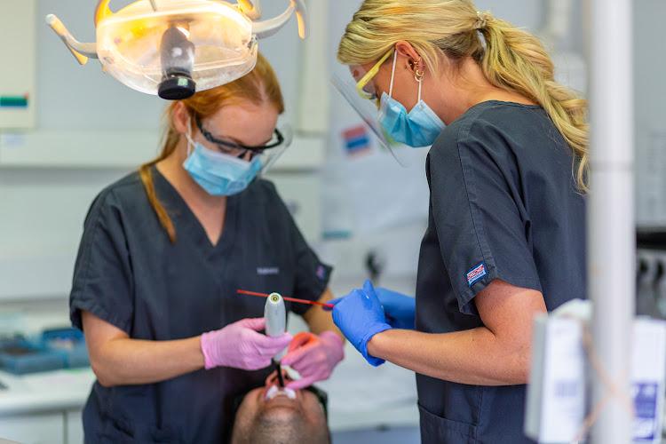 Select Dental and Denture Centre