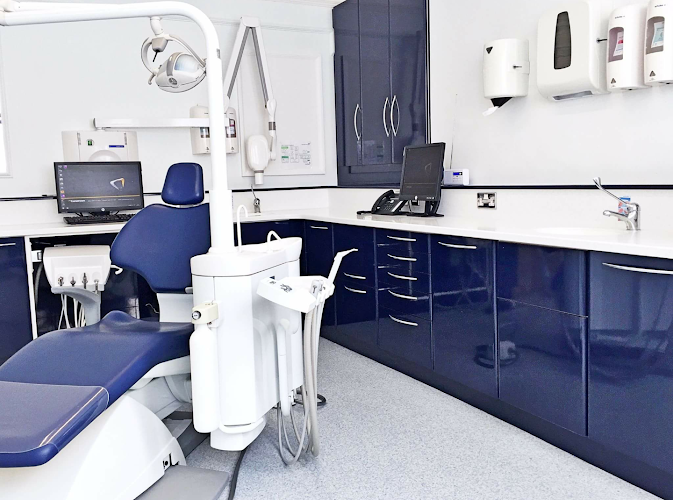 BESPOKE DENTURE CLINIC