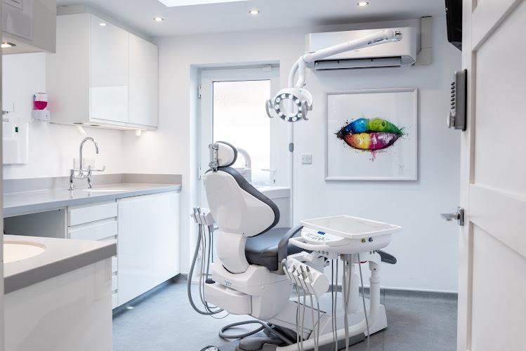 Clavell-Bate & Nephew