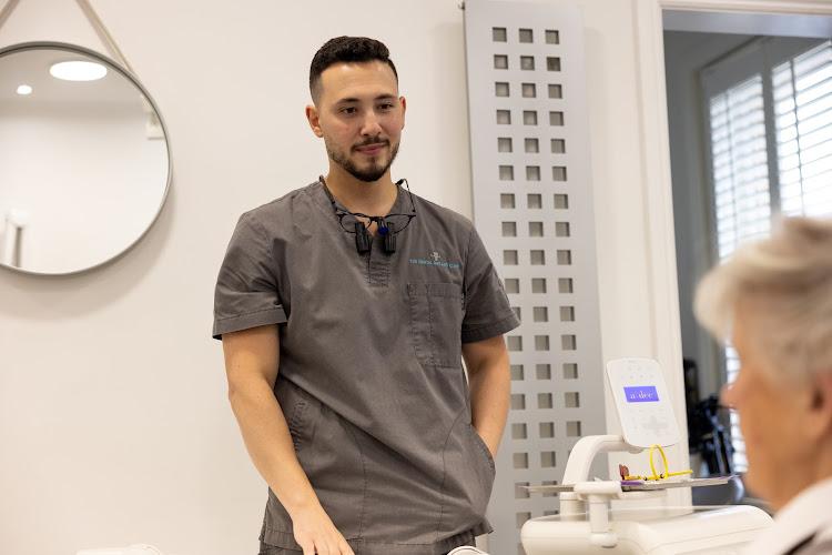 The Dental Implant Clinic