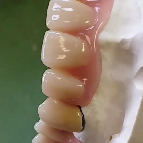 Dr Amir Mostofi DDS, Msc (Implantology)