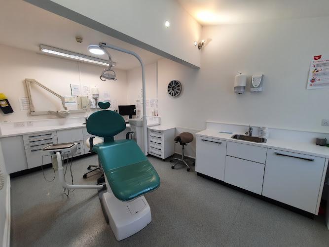 Peasholm Dental Practice - Dental Implants, Cosmetic Dentist, New Private Patients, Emergency Dentist