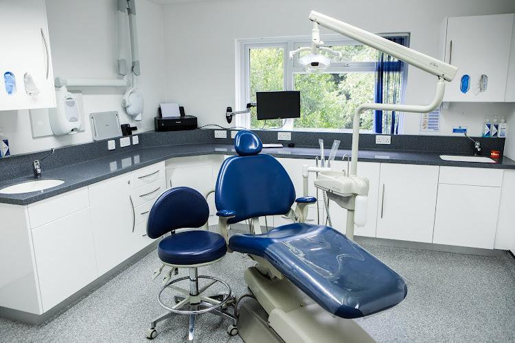 Jones Dental & Implant Clinic