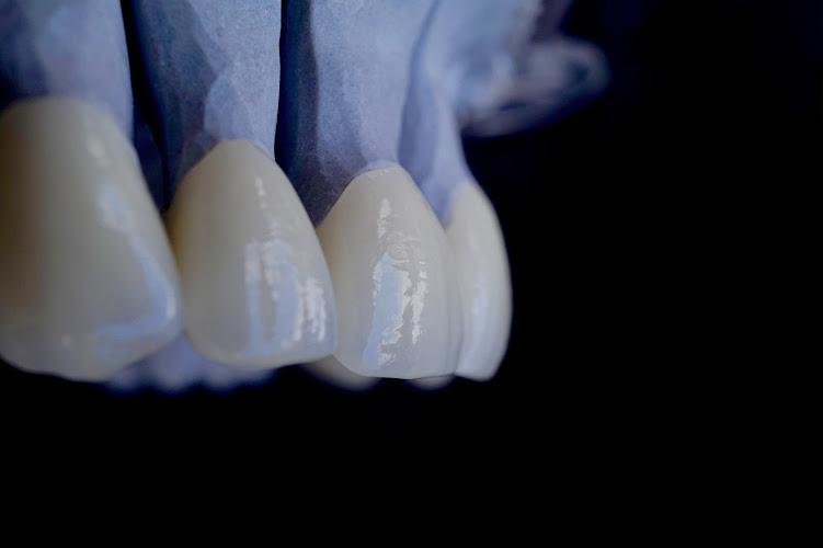 Moore's Dental Studio