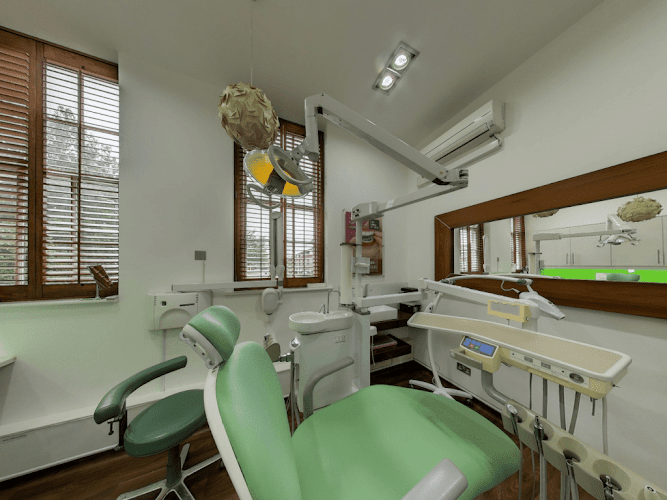 The Smile Studios : Cockfosters Skin & Dental