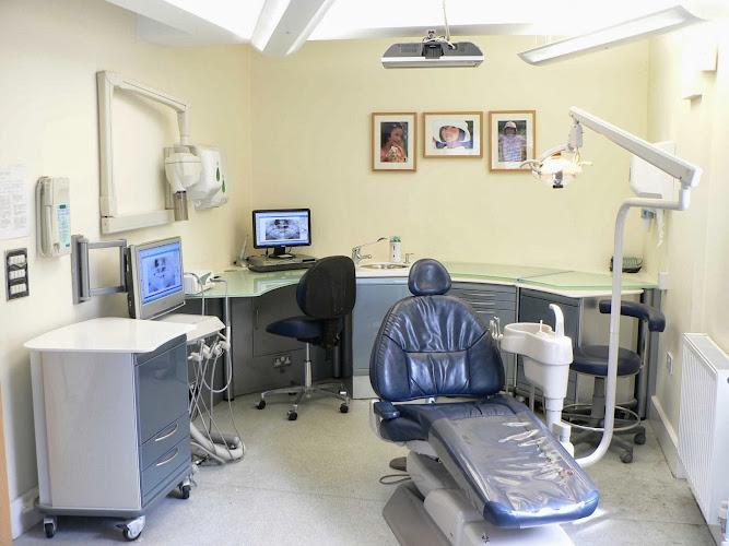 Pure Dental Studio