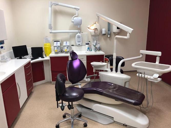 Smileright at Boots Basingstoke Dental Clinic, 1st Floor Boots, 15 Old Basing Mall, Basingstoke, Hampshire RG21 7LW